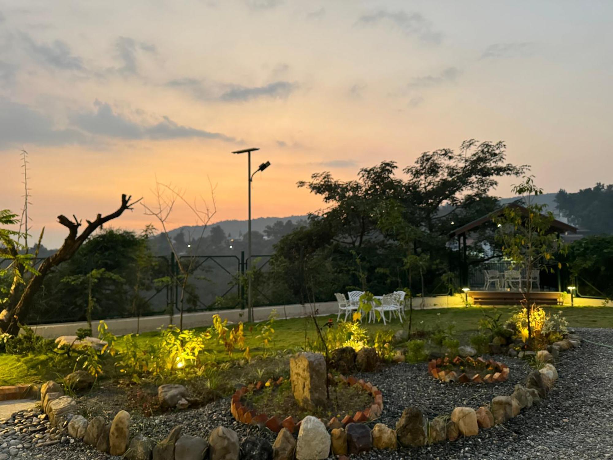 דהראדון Cliff House, 3Br Lux Farmhouse 2Km To Rajpur Road מראה חיצוני תמונה